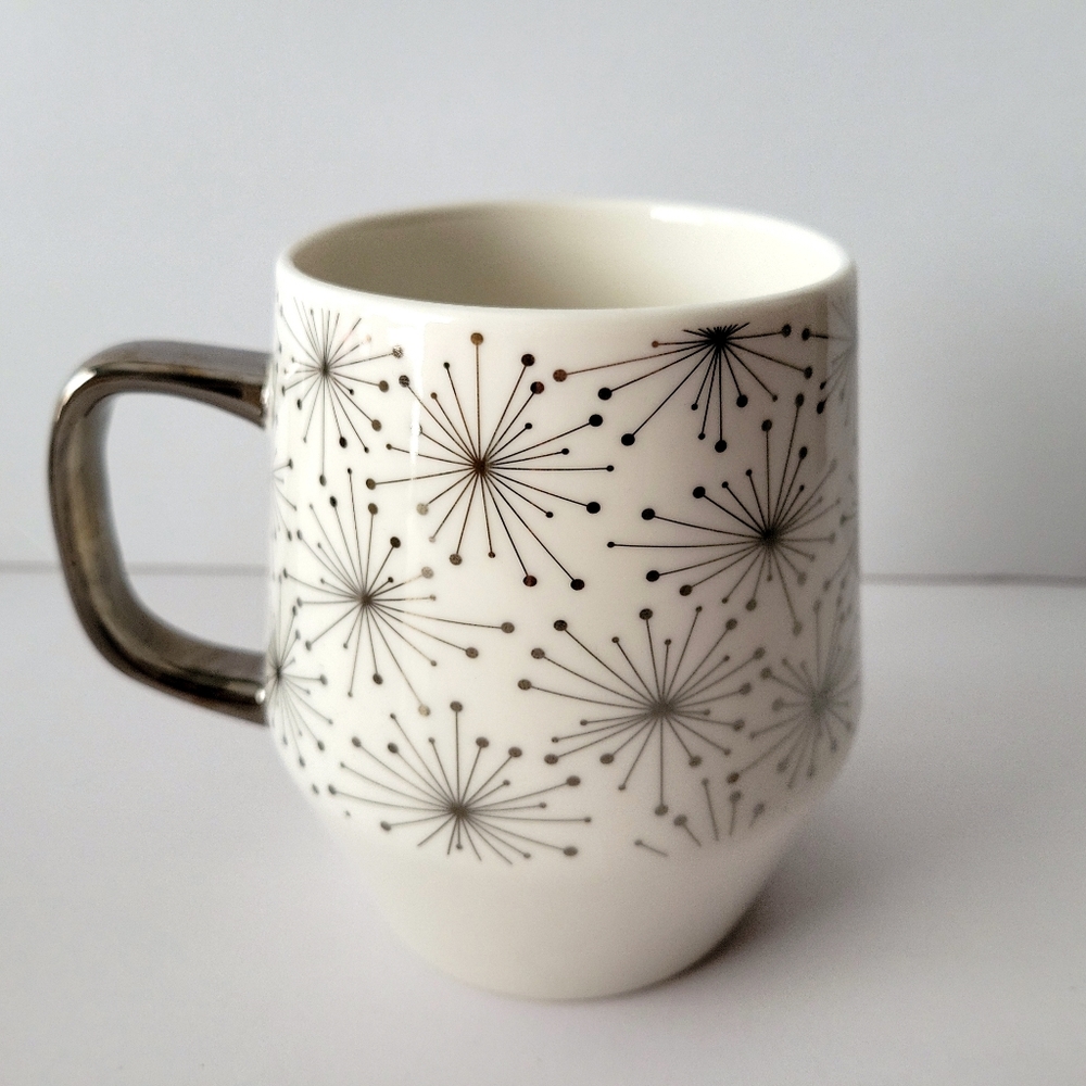 Edible Arrangements White And Silver Coffee Mug Winter Edition 25 Ounces